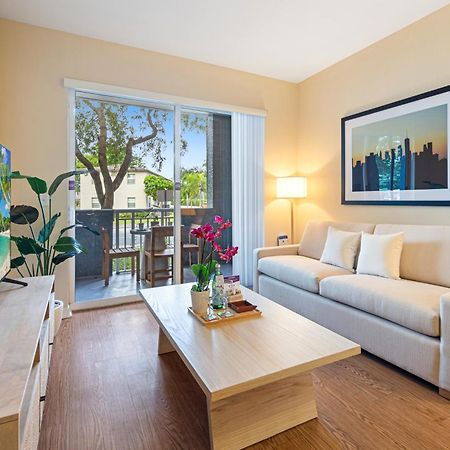 Dharma Home Suites South Miami At Red Road Commons Екстериор снимка
