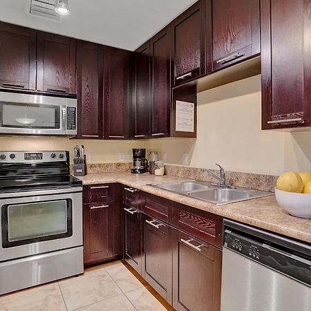 Dharma Home Suites South Miami At Red Road Commons Екстериор снимка