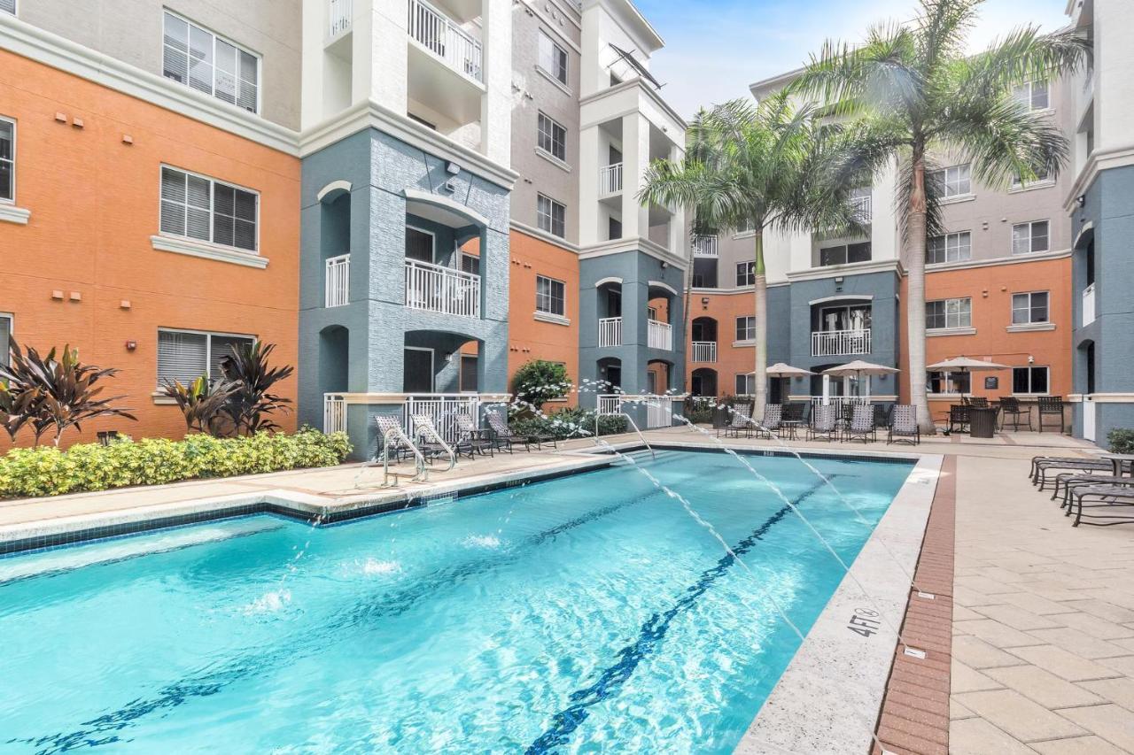 Dharma Home Suites South Miami At Red Road Commons Стая снимка