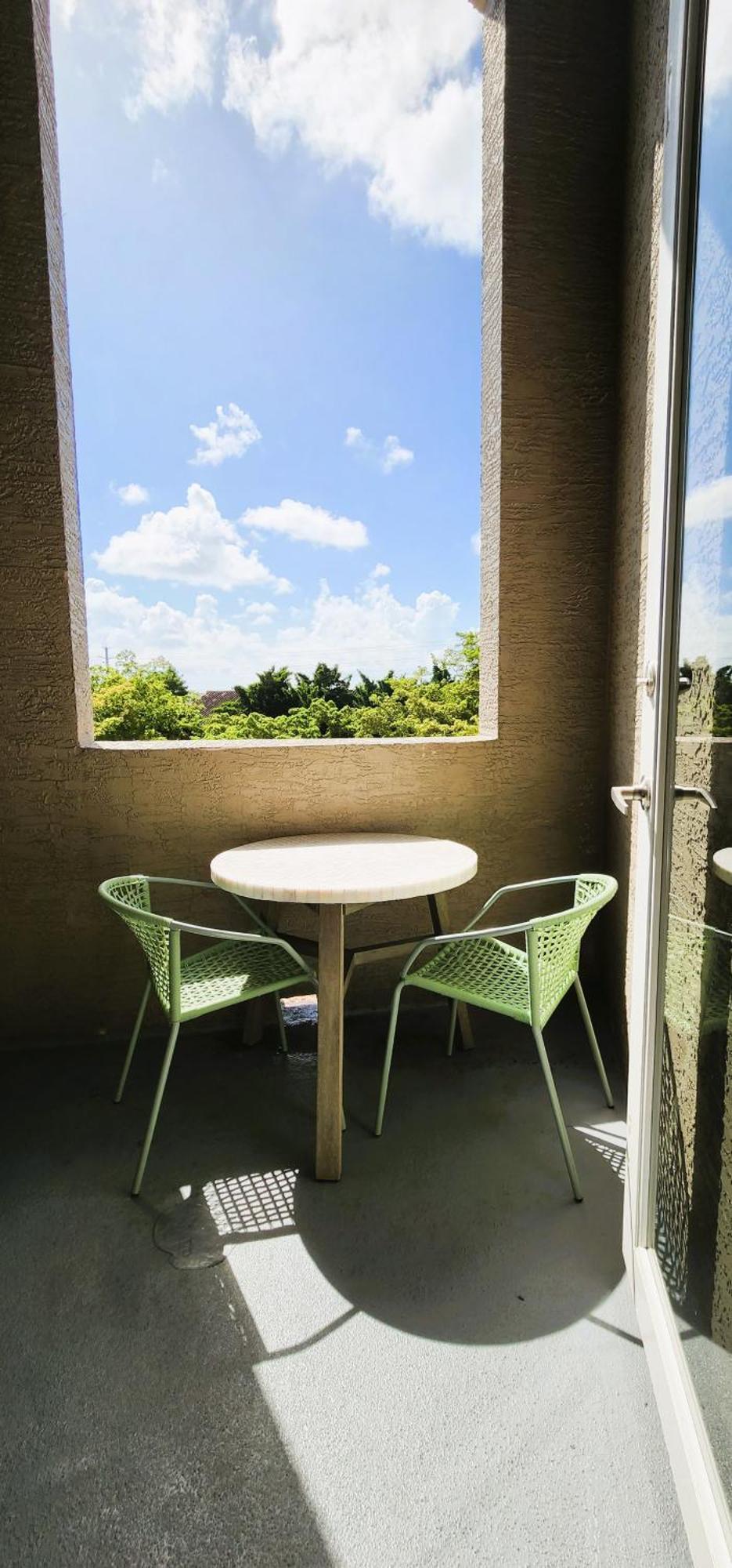 Dharma Home Suites South Miami At Red Road Commons Екстериор снимка