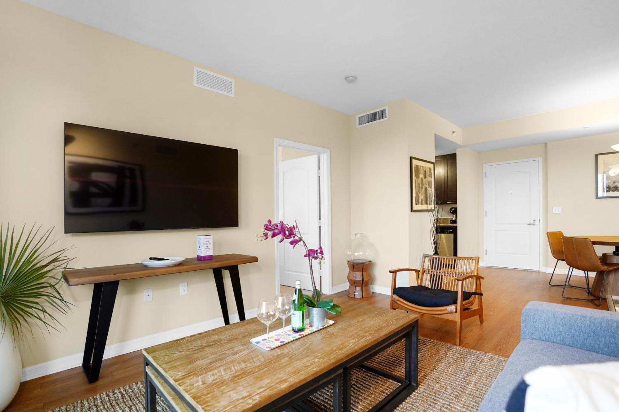 Dharma Home Suites South Miami At Red Road Commons Екстериор снимка