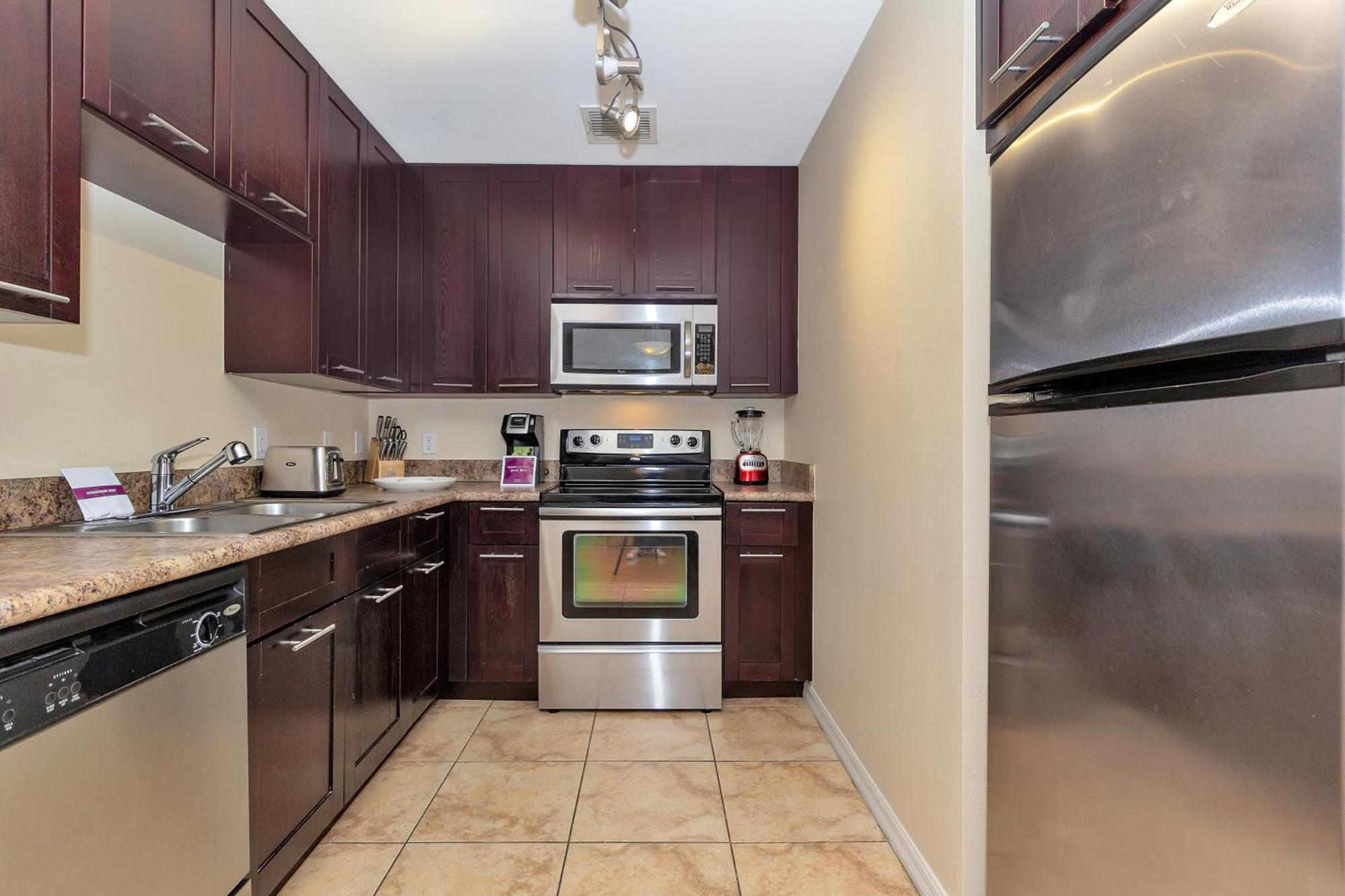 Dharma Home Suites South Miami At Red Road Commons Екстериор снимка