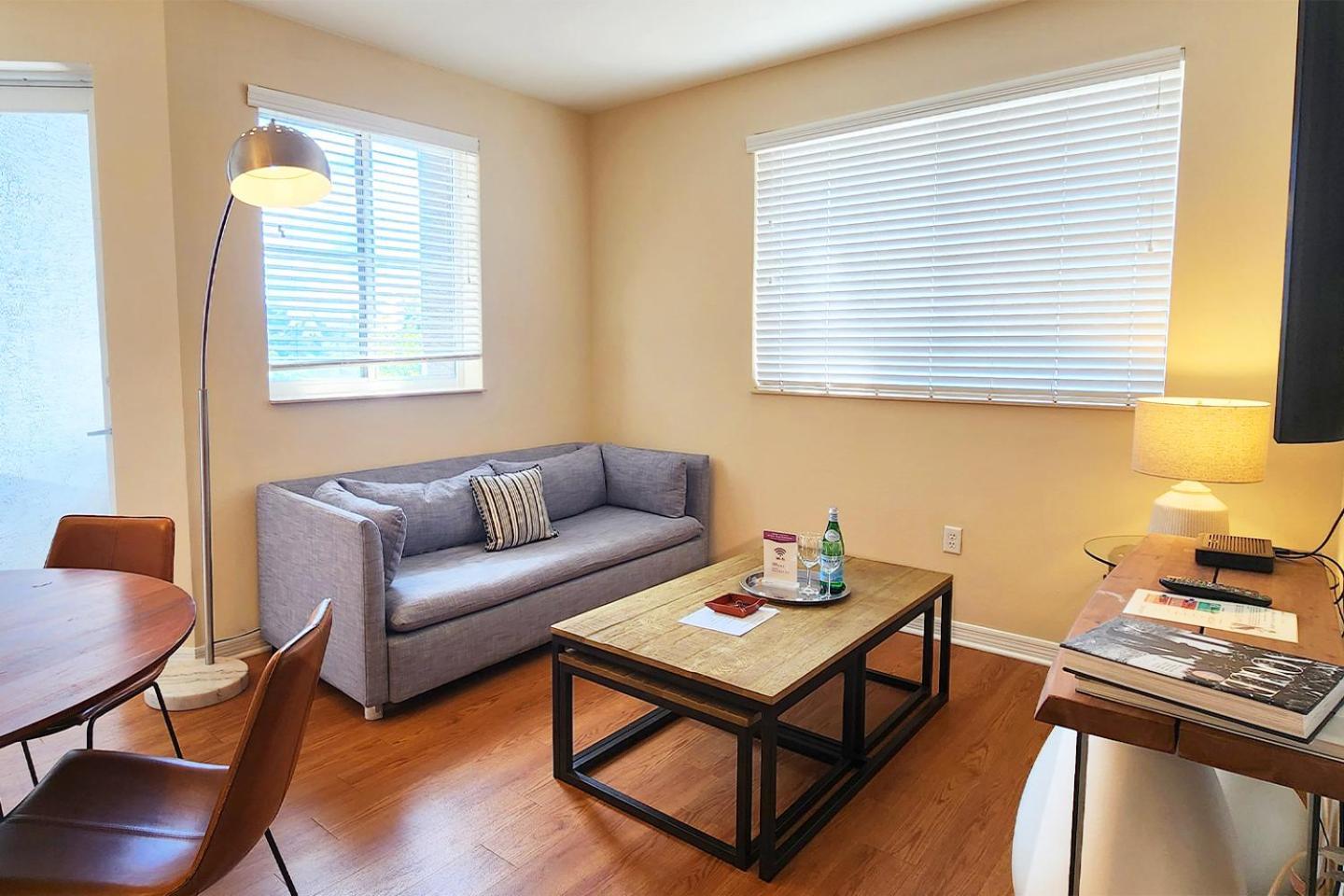 Dharma Home Suites South Miami At Red Road Commons Екстериор снимка