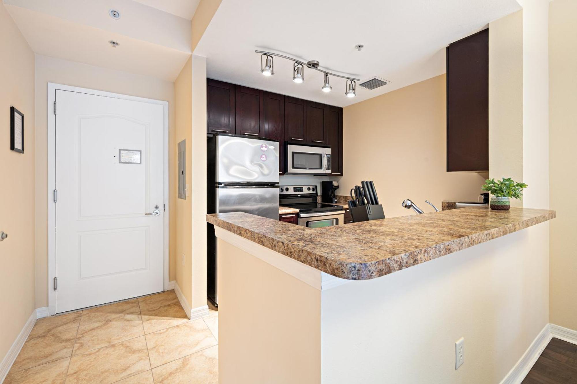 Dharma Home Suites South Miami At Red Road Commons Екстериор снимка