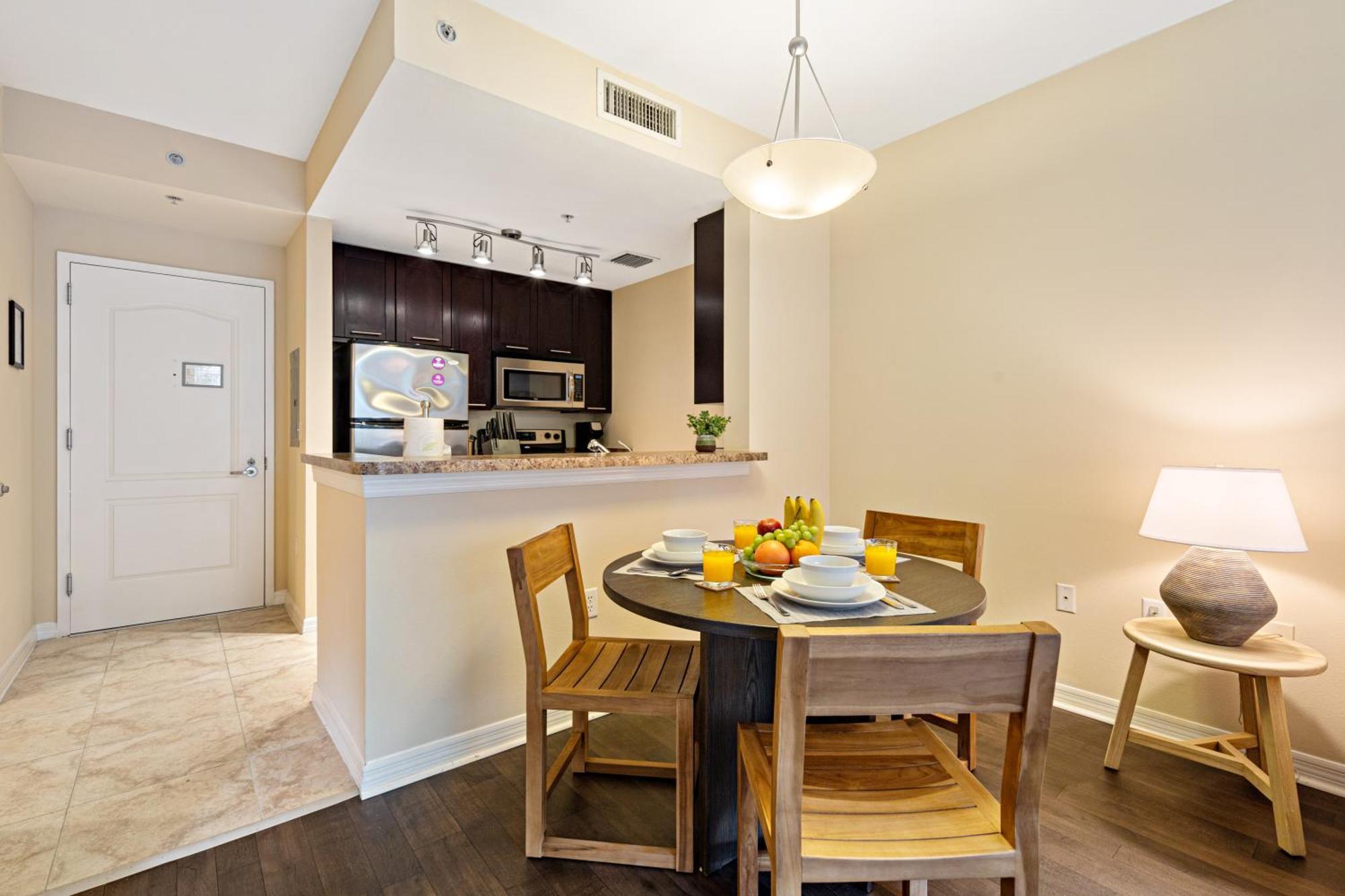 Dharma Home Suites South Miami At Red Road Commons Екстериор снимка