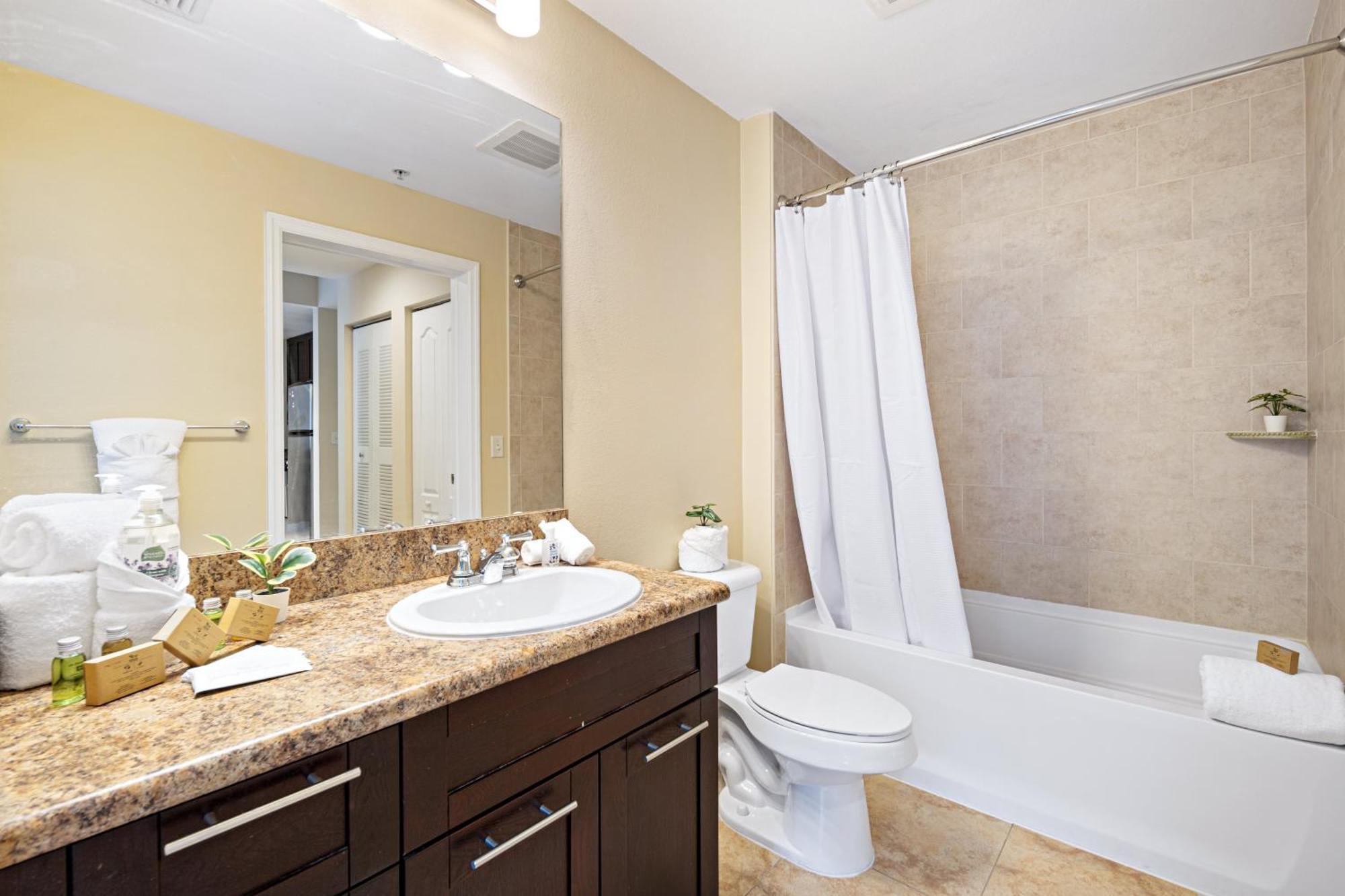 Dharma Home Suites South Miami At Red Road Commons Екстериор снимка