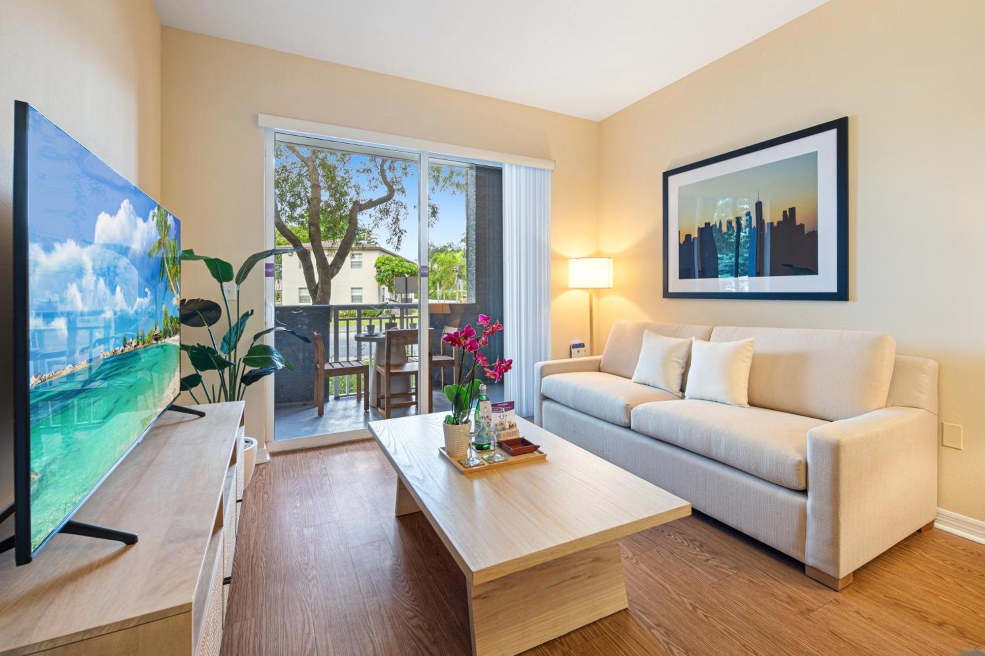 Dharma Home Suites South Miami At Red Road Commons Екстериор снимка