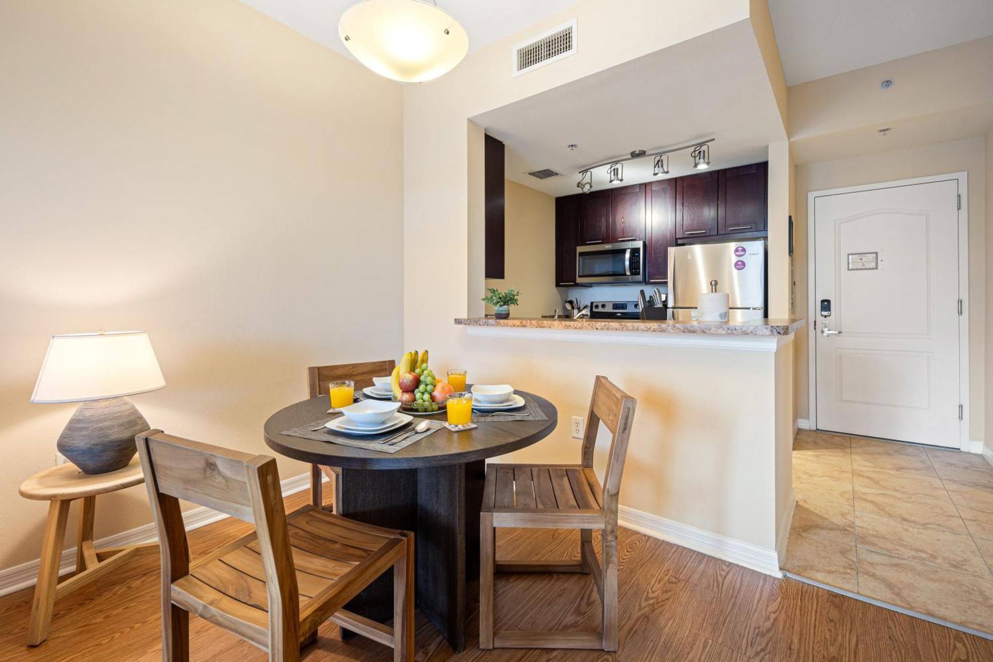 Dharma Home Suites South Miami At Red Road Commons Екстериор снимка