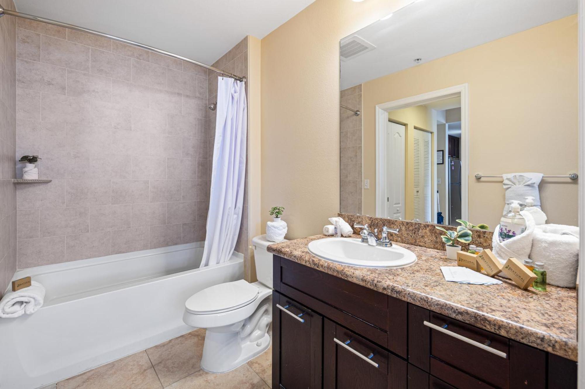 Dharma Home Suites South Miami At Red Road Commons Екстериор снимка