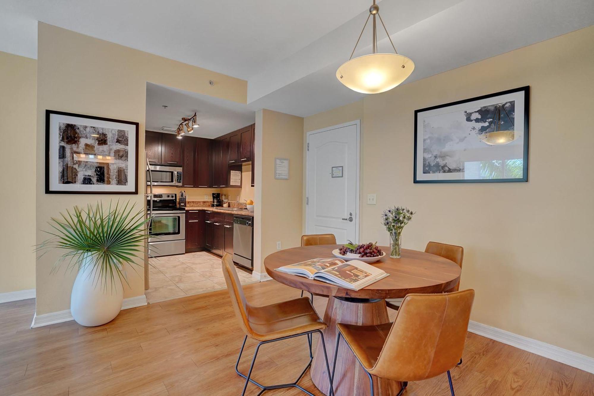 Dharma Home Suites South Miami At Red Road Commons Екстериор снимка
