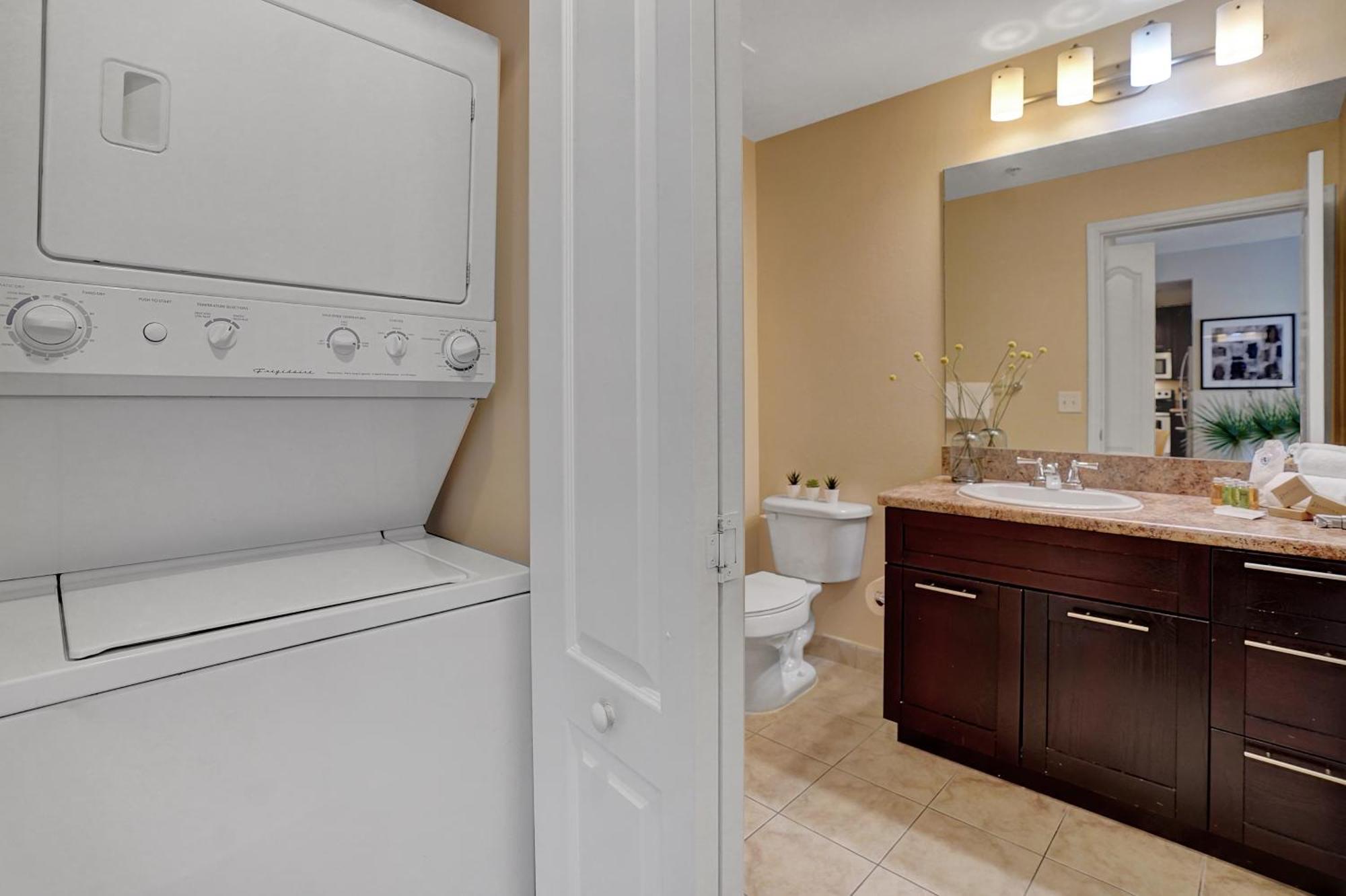Dharma Home Suites South Miami At Red Road Commons Екстериор снимка