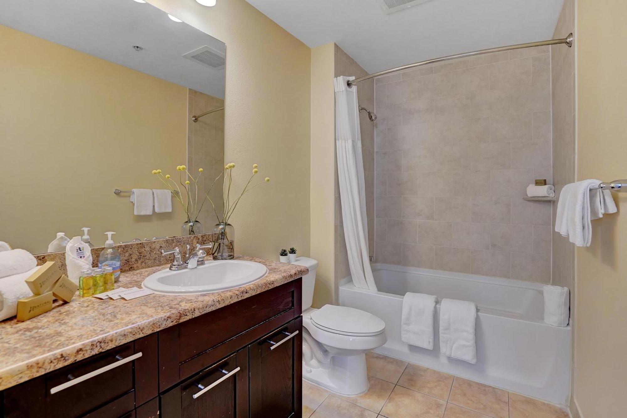 Dharma Home Suites South Miami At Red Road Commons Екстериор снимка