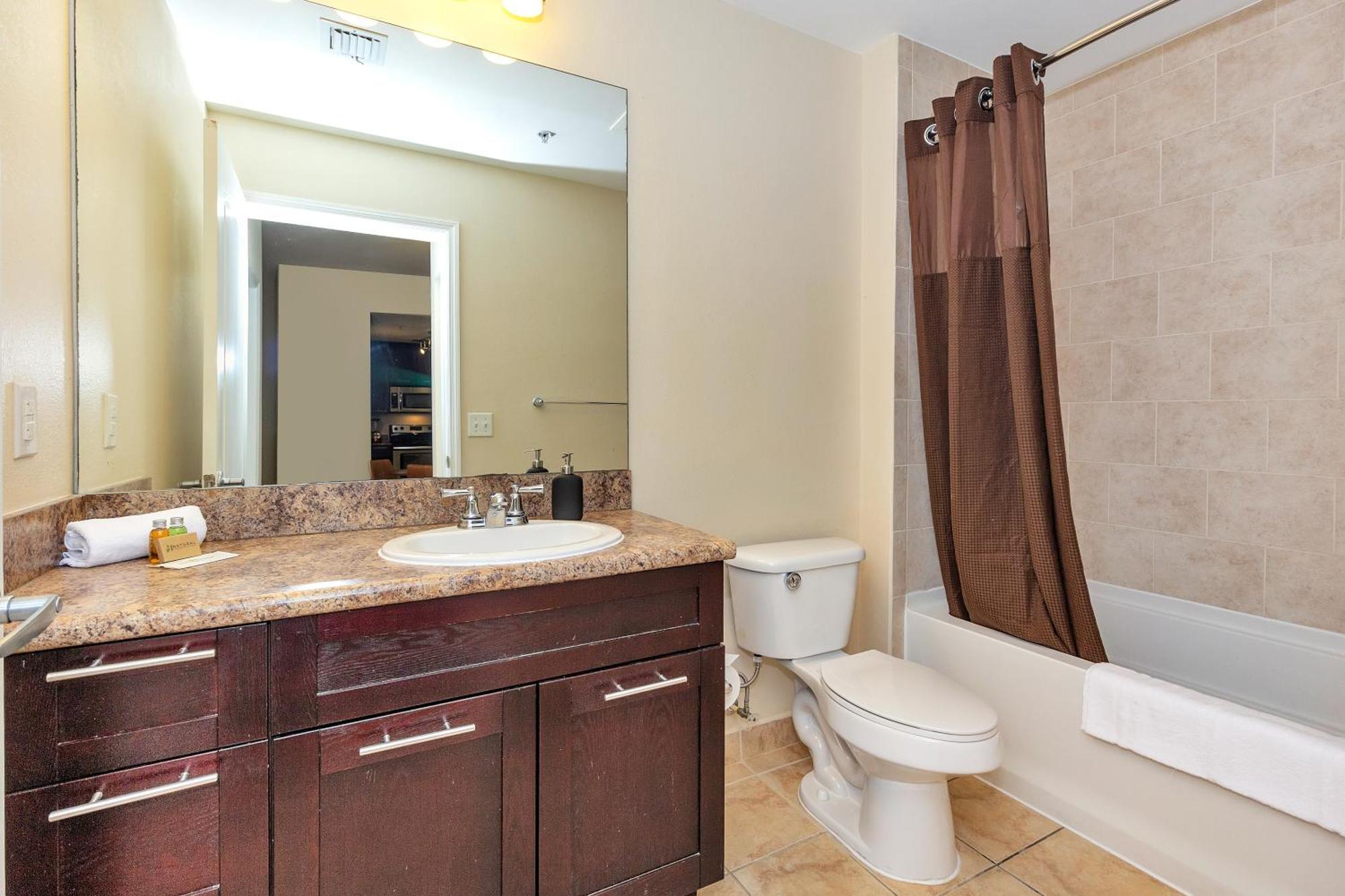 Dharma Home Suites South Miami At Red Road Commons Екстериор снимка
