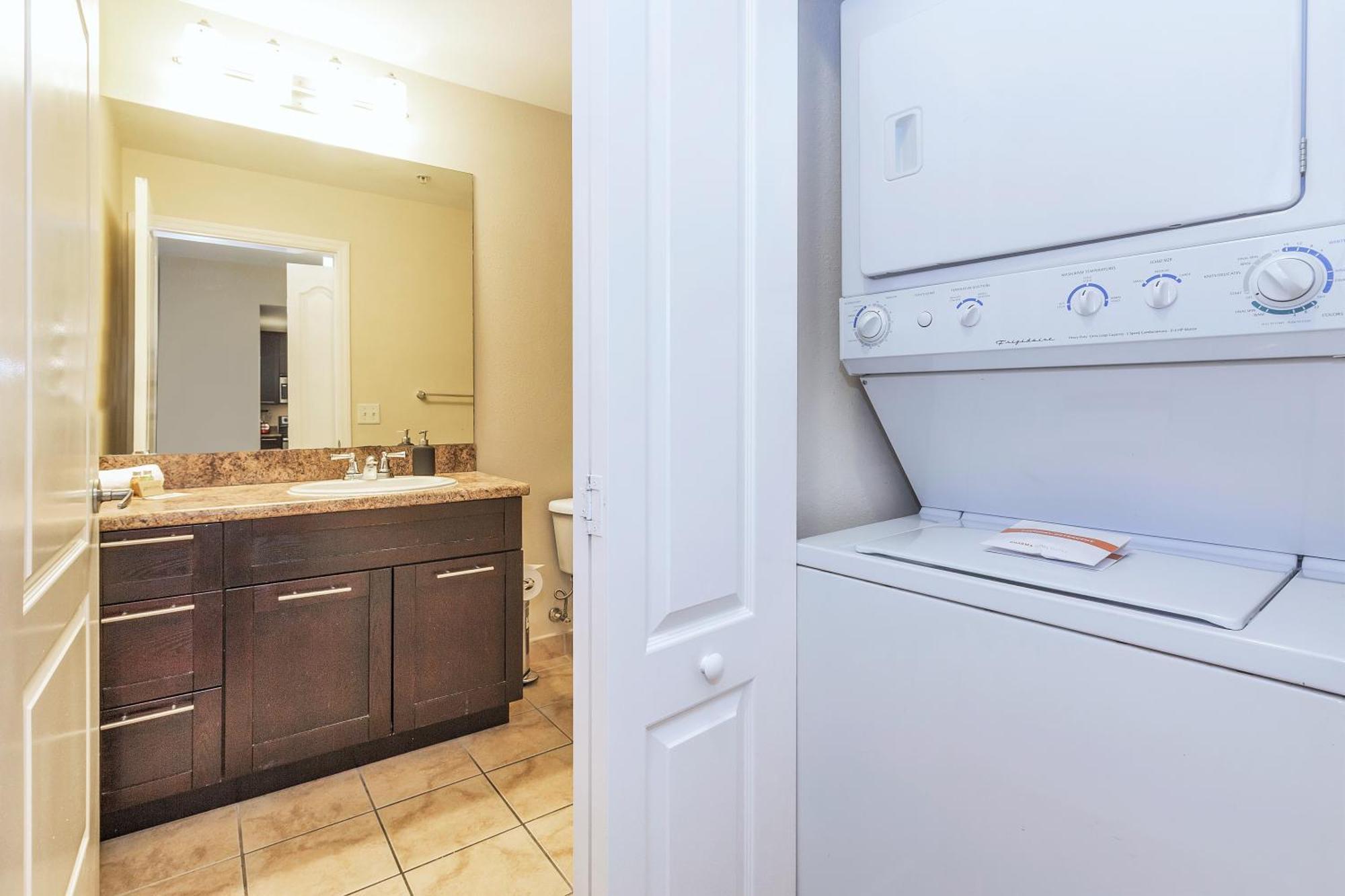 Dharma Home Suites South Miami At Red Road Commons Екстериор снимка